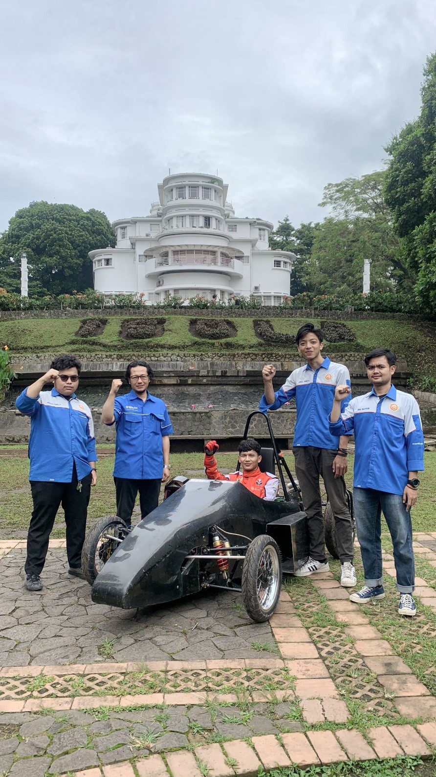  Tim Taraksa Evo 1 MOC Bumi Siliwangi  siap juara Kontes Mobil Listrik Indonesia