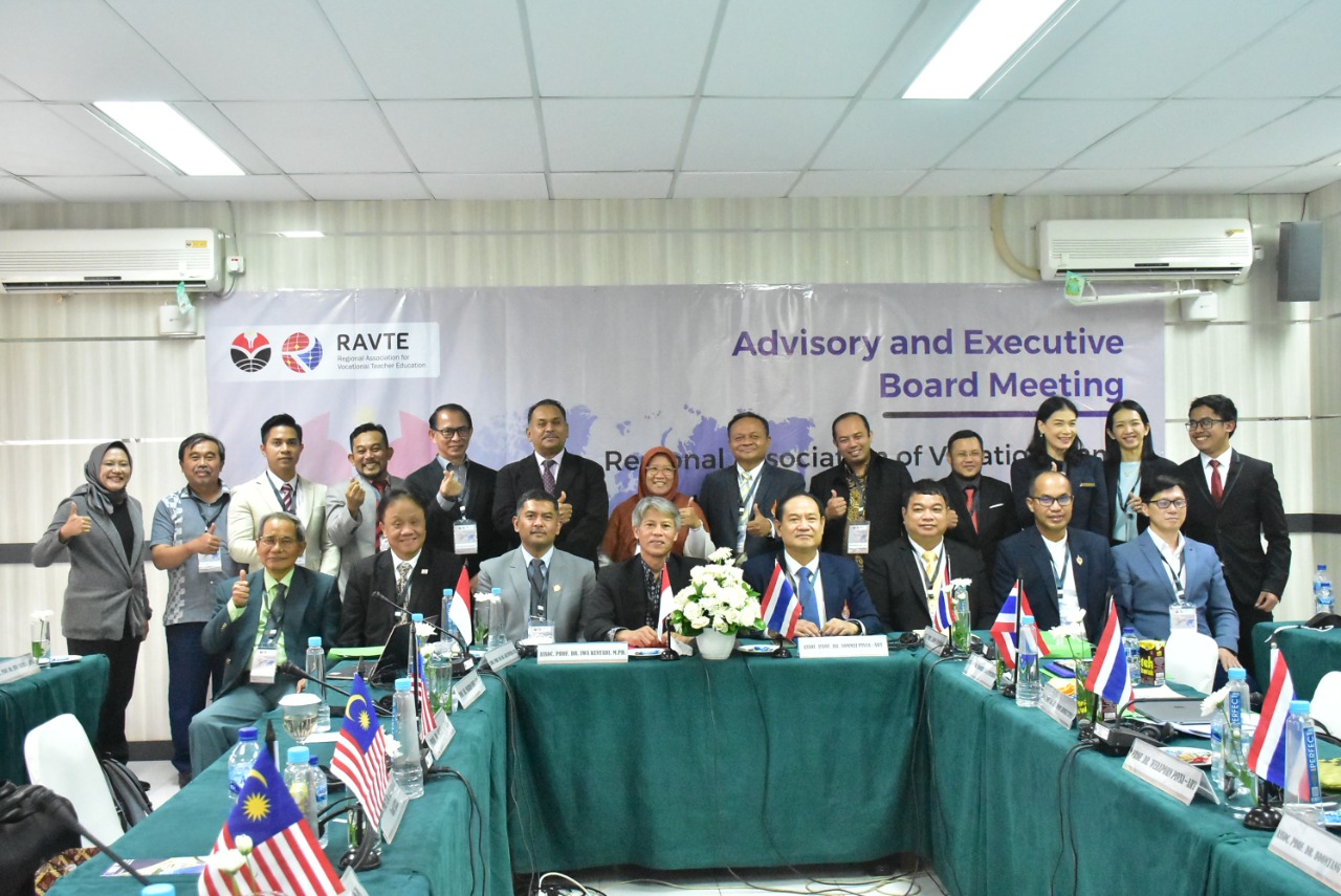FPTK UPI Sukses Menjadi Host Regional Association of Vocational and Technical Education in Asia (RAVTE) AB & EB Meeting dan General Assembly Meeting 2022