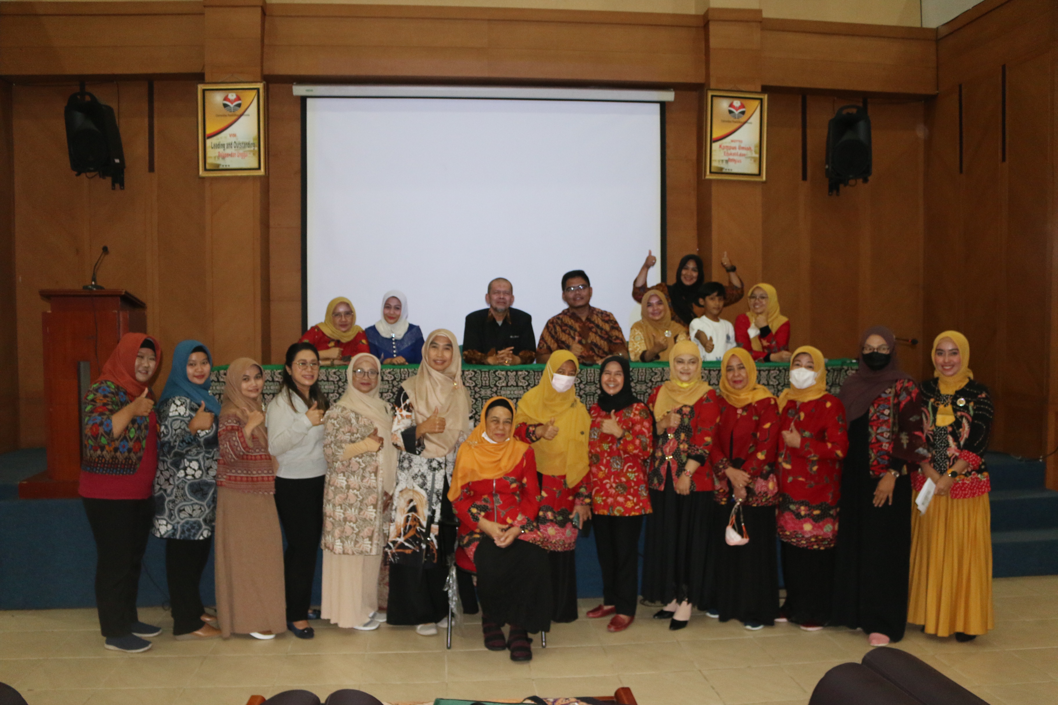 Departemen Pendidikan Kesejahteraan Keluarga FPTK UPI Mendapat Kunjungan Akademik dari Jurusan PKK Fakultas Teknik Universitas Negeri Surabaya