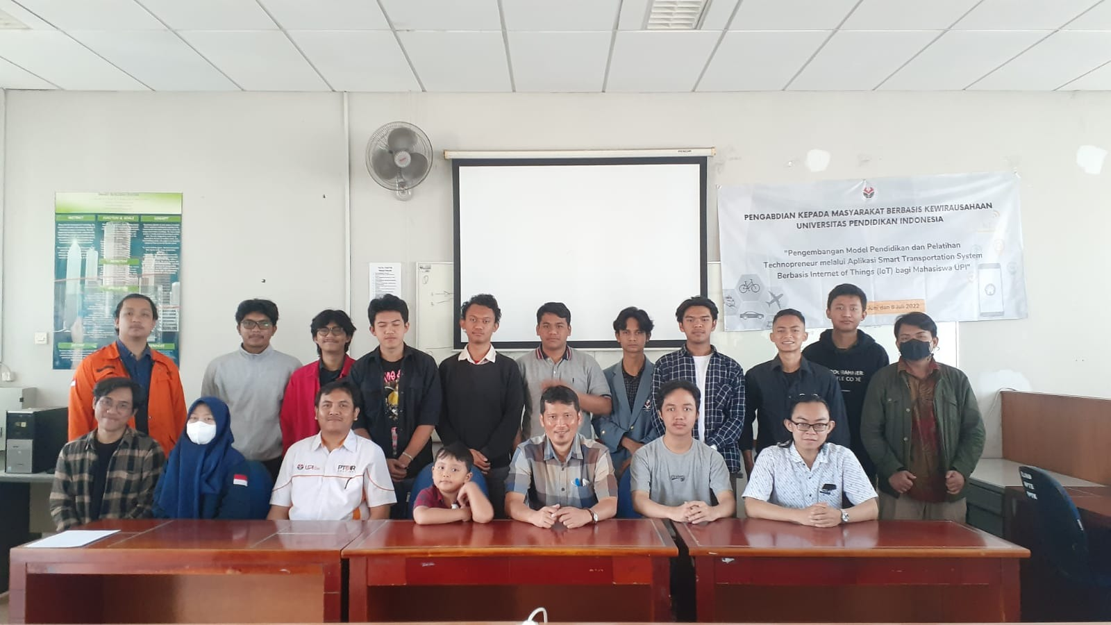PKM DPTE FPTK UPI Team Held Technoprenuer Training through the Internet of Things (IoT)-Based Smart Transportation System Application for UPI Students