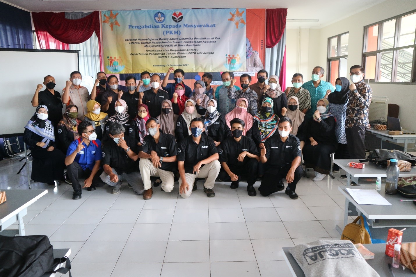 Lecturers of Electrical Engineering Education Department Holds Community Service Program in Sumedang