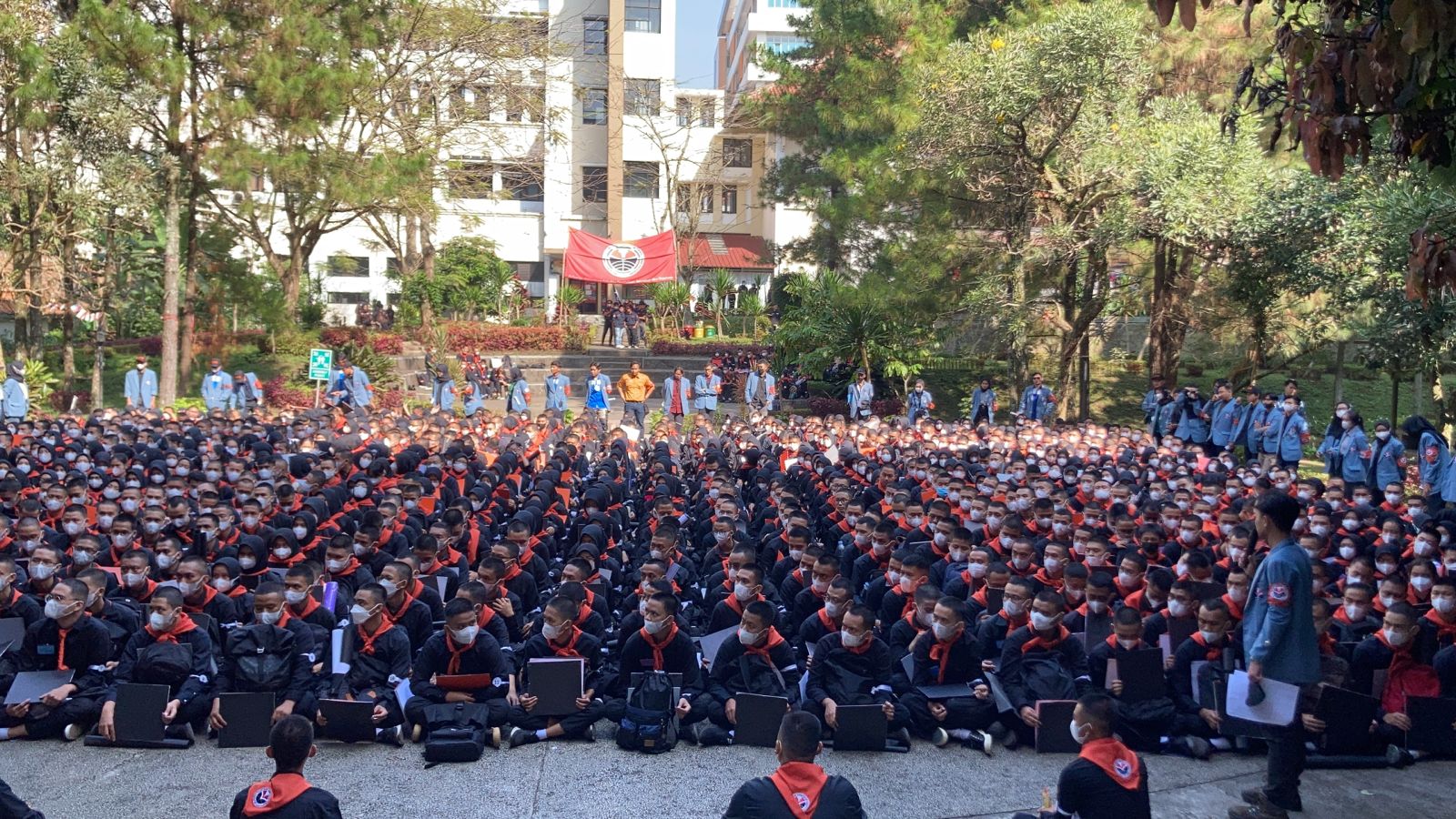 1014 Freshmen at Faculty of Technology and Vocational Education Joined the MOKAKU
